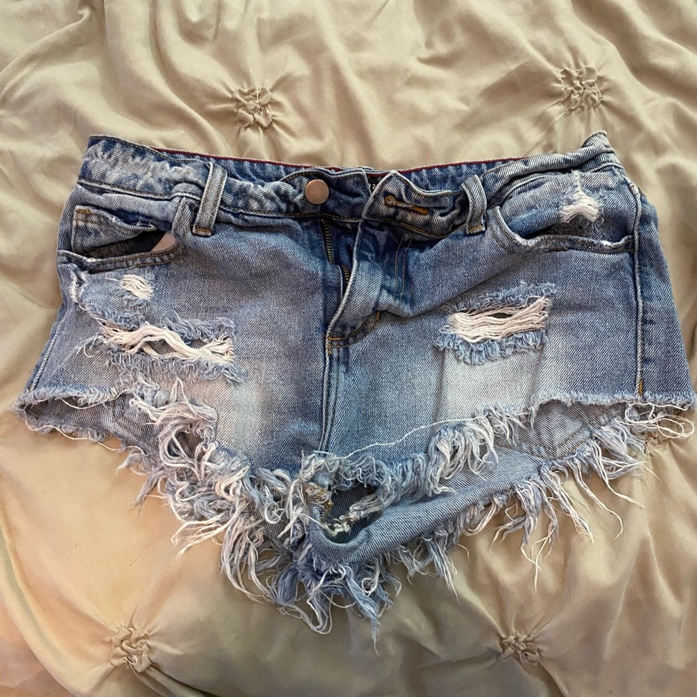 Cheeky daisy dukes